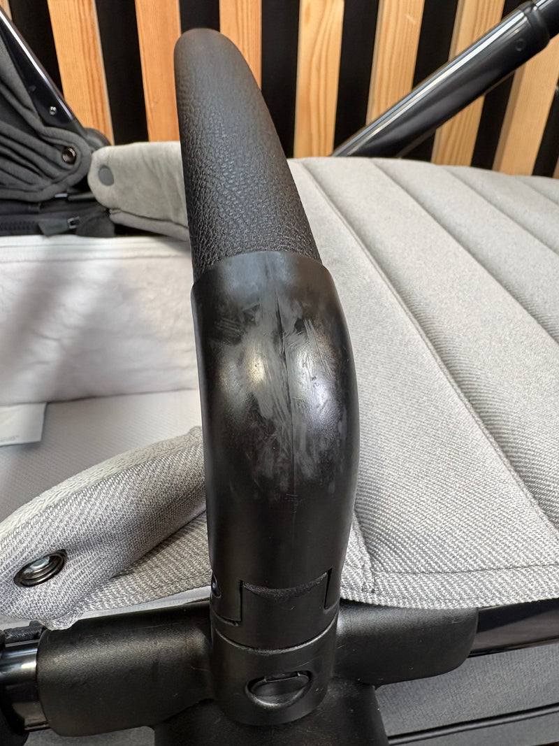 PRE LOVED iCandy Peach 7 Travel System - Phantom/Truffle