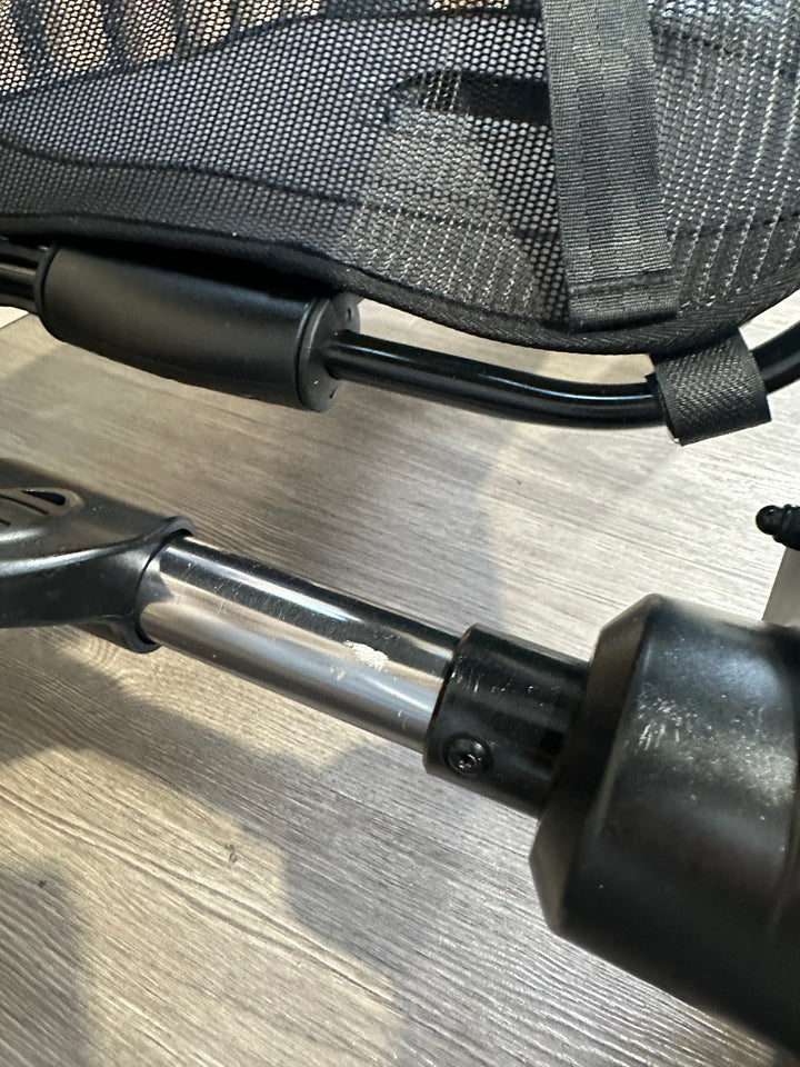 PRE LOVED egg2 Travel System - Olive