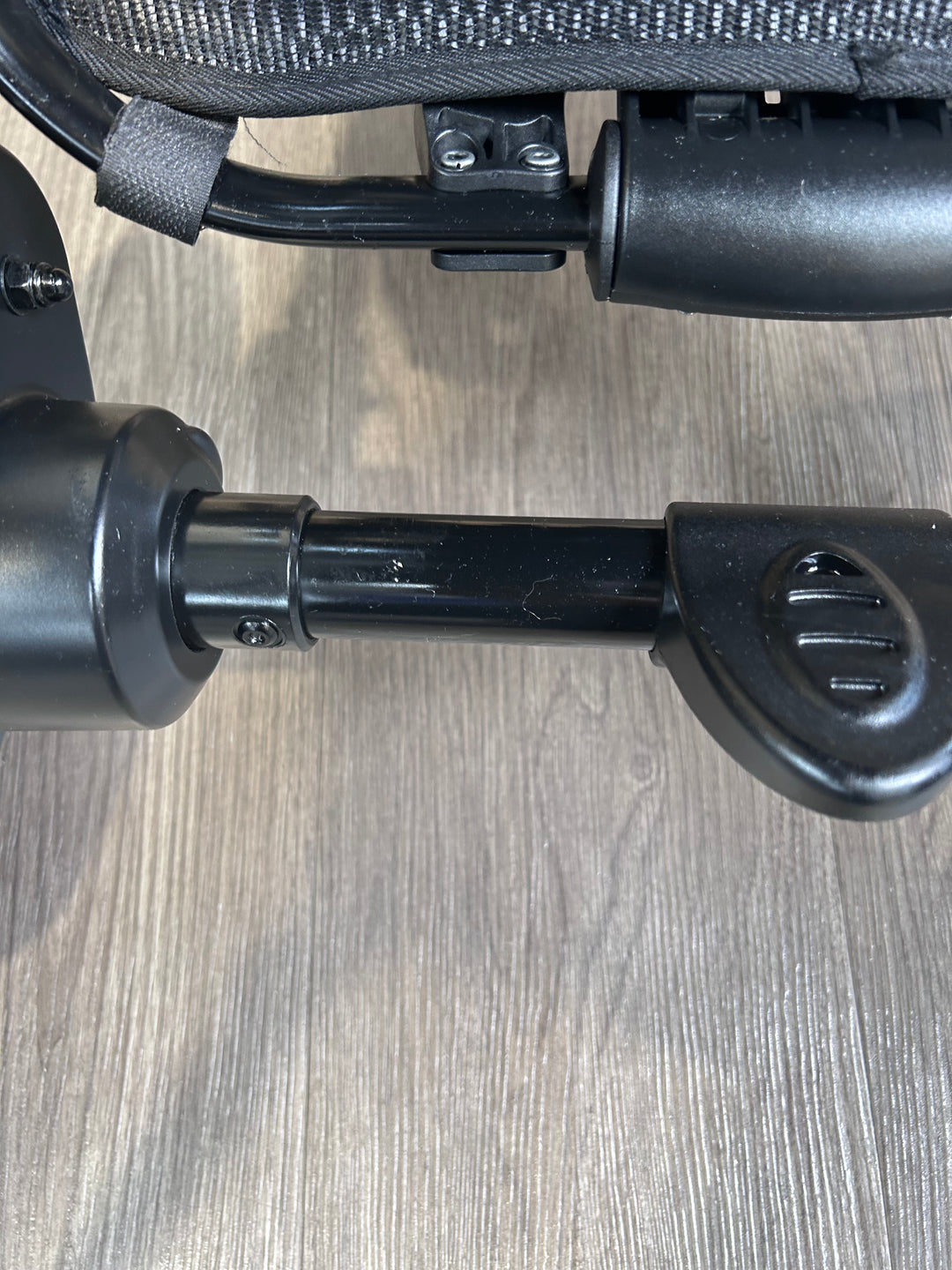 PRE LOVED egg2 Travel System - Just Black