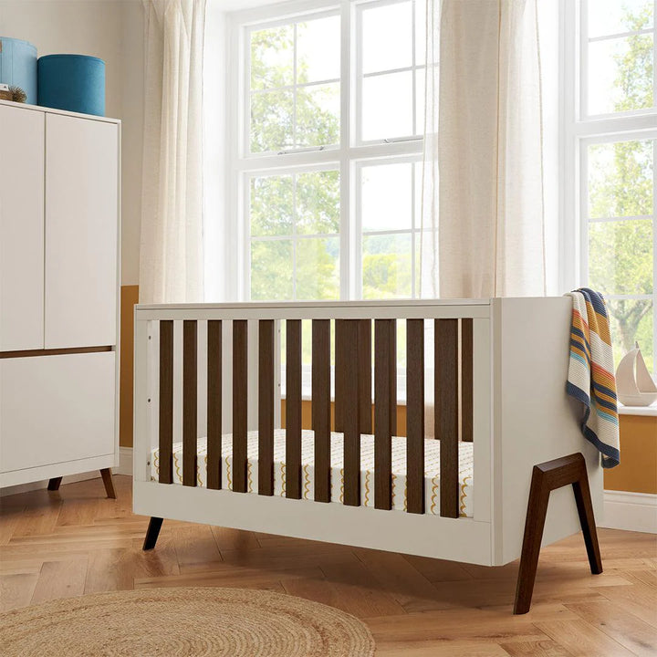 Tutti Bambini Fuori 3 Piece Room Set - Warm Walnut/White Sand