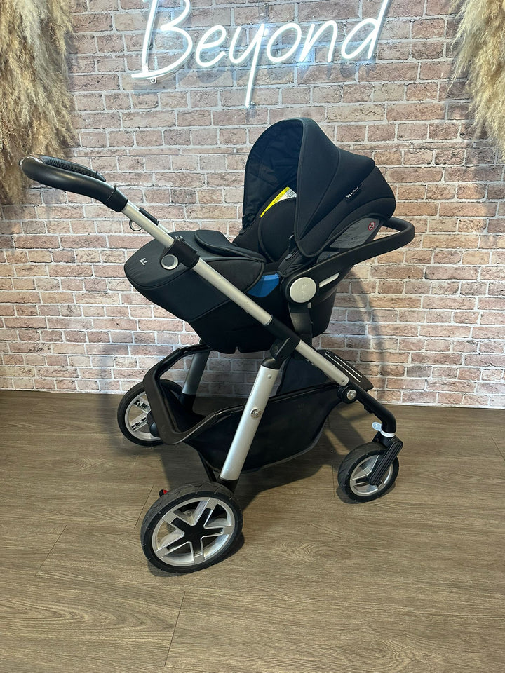 PRE LOVED Silver Cross Pioneer Travel System - ONYX