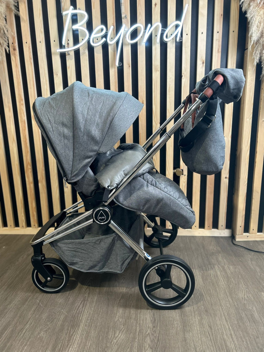 PRE LOVED Mee-Go Pure Pram & Pushchair - Grey