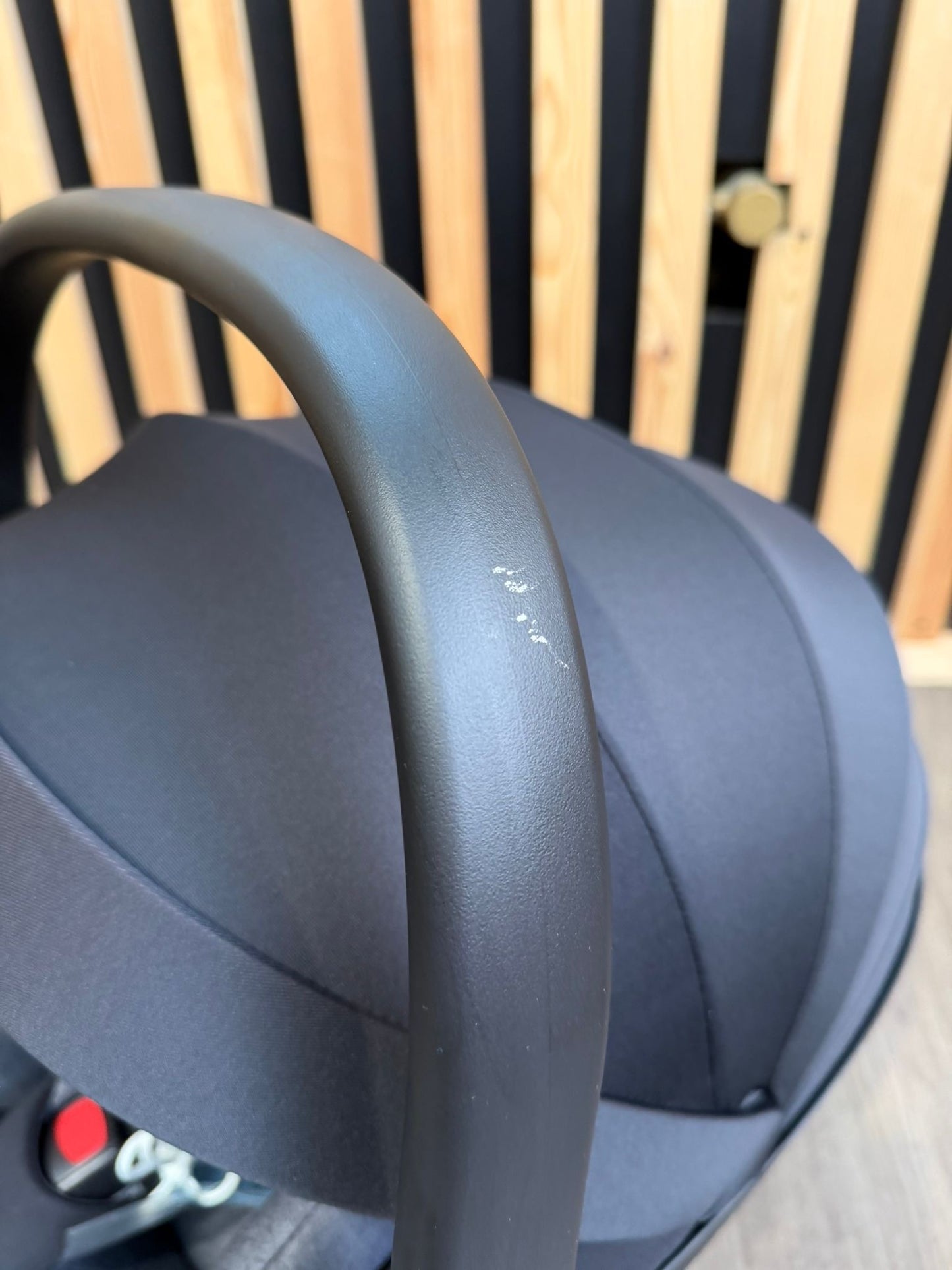 OPEN BOX Maxi-Cosi Pebble 360 Car Seat - Essential Black