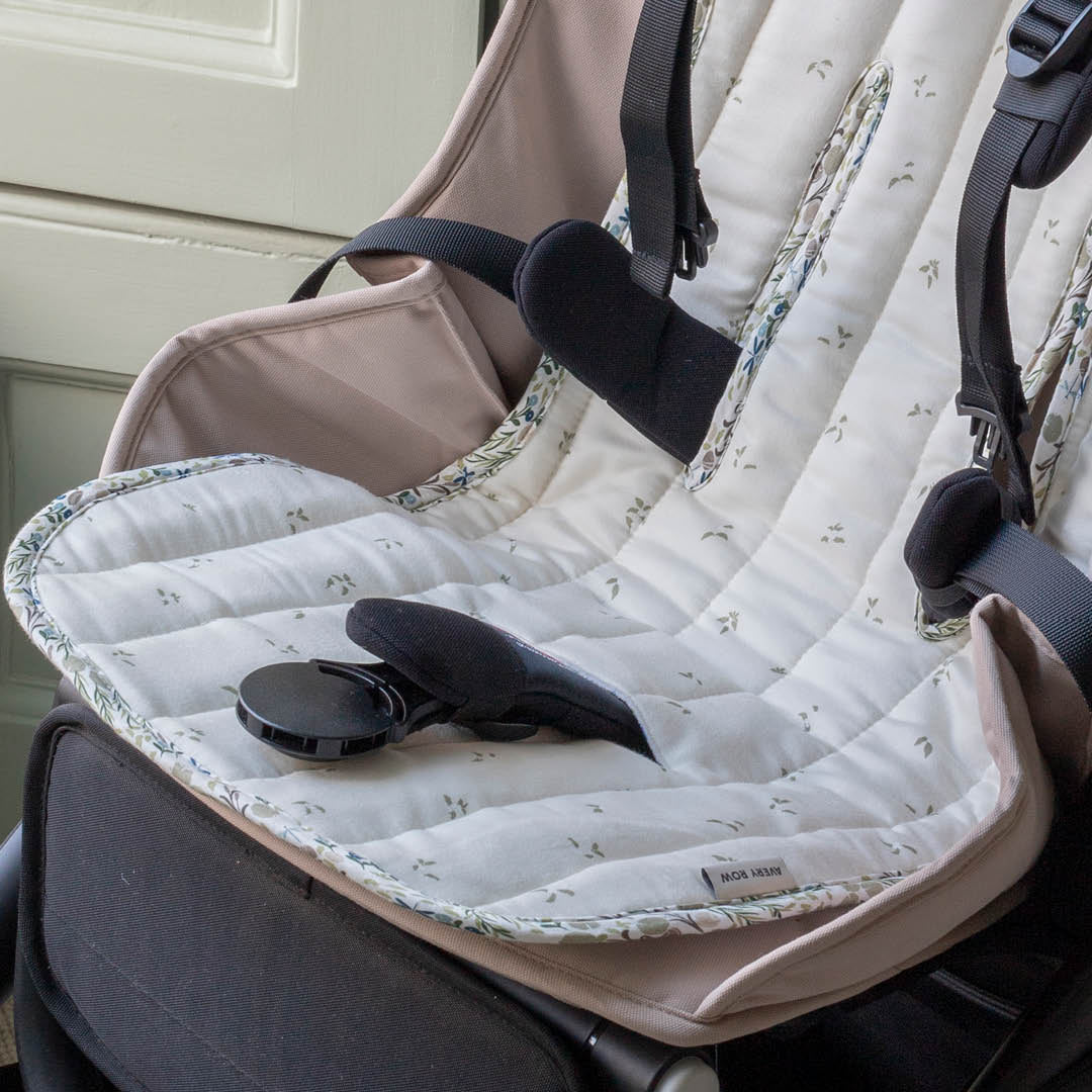 Avery Row Pram Liner - Riverbank/Nettle Scatter
