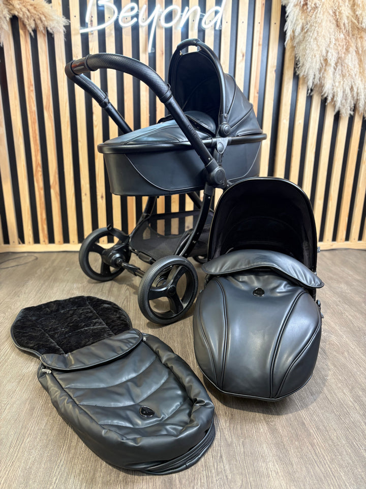 PRE LOVED egg2 Travel System - Stealth