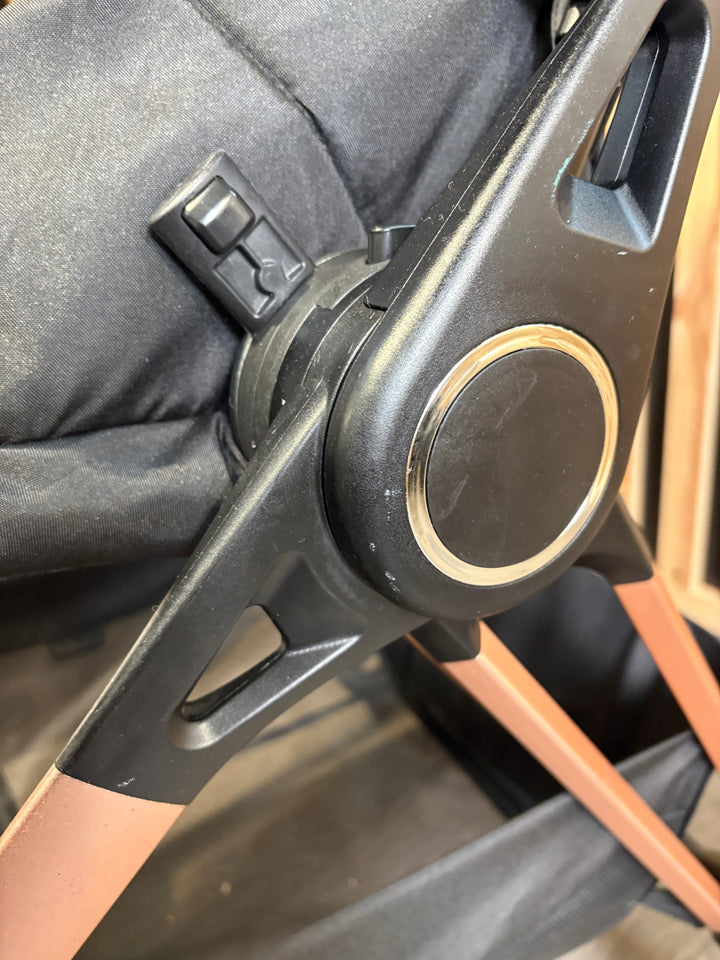 PRE LOVED My Babiie MB250 Parent & World Facing Pushchair - Quilted Black