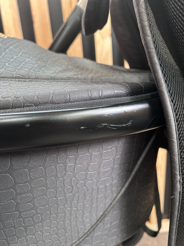 PRE LOVED egg2 Travel System - Jurassic Gold