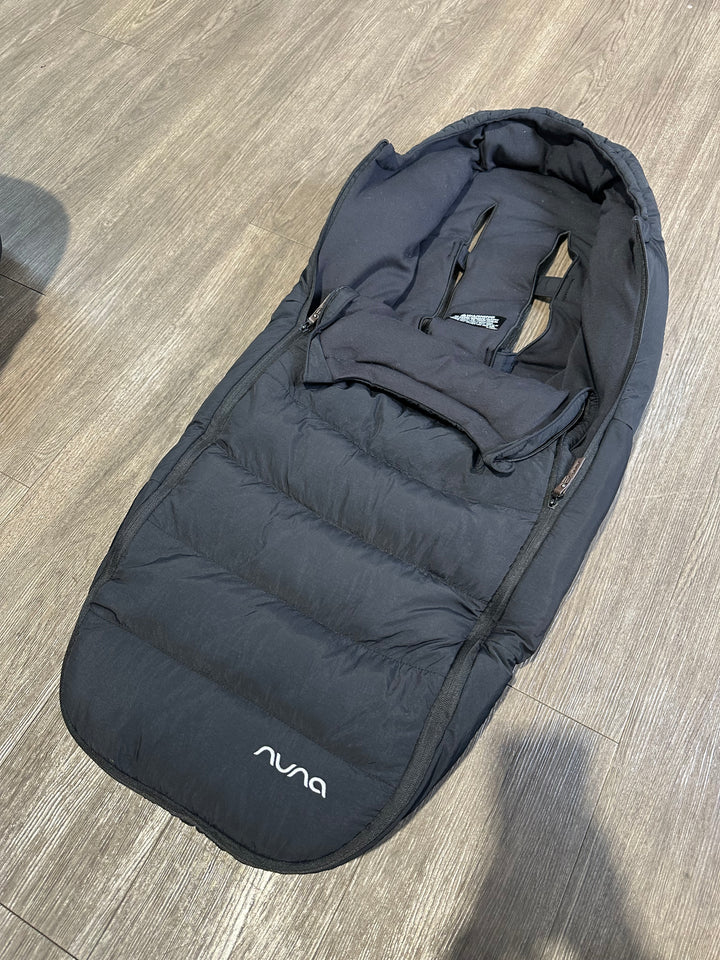 PRE LOVED Nuna Triv LX Pushchair, LYTL Carrycot + Accessories - Caviar