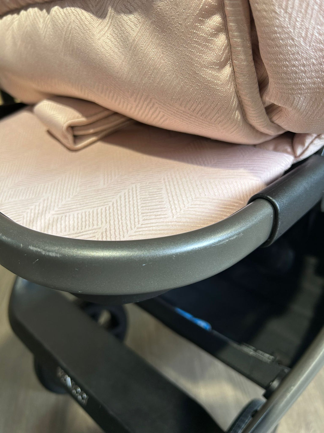 PRE LOVED Venicci Tinum Upline 3in1 Travel System Including Cosmo Car Seat - Misty Rose