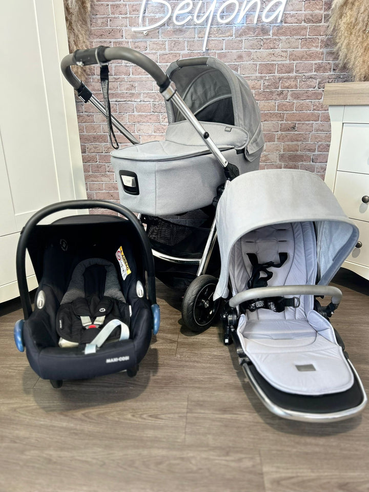 PRE LOVED Mamas & Papas Flip XT3 Travel System - Skyline Grey