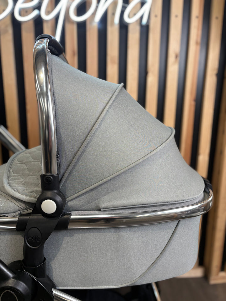 PRE LOVED egg2 Travel System - Monument Grey