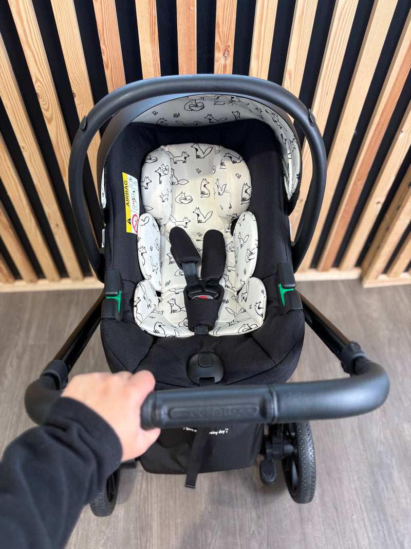 PRE LOVED Cosatto Giggle 4 Parent-and-World Facing Pushchair + Car Seat - Foxed