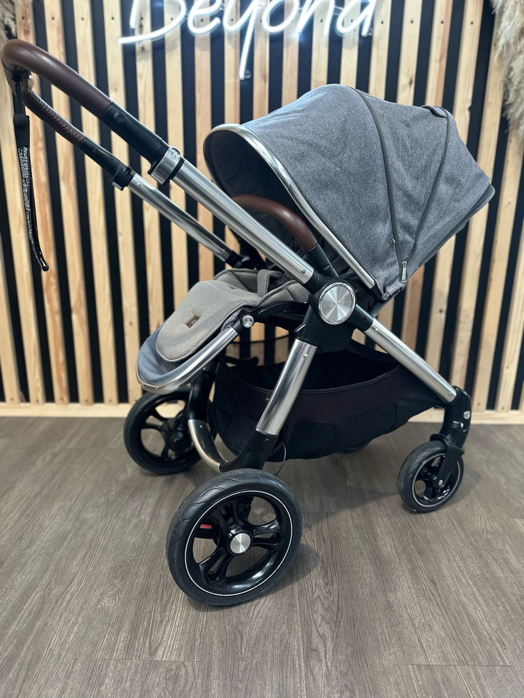 PRE LOVED Mamas & Papas Pram & Pushchair - Grey Twill