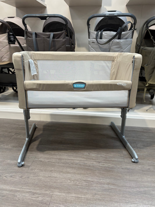 NEW UNPACKAGED Graco Sweet2Sleep Bedside Crib - Oatmeal