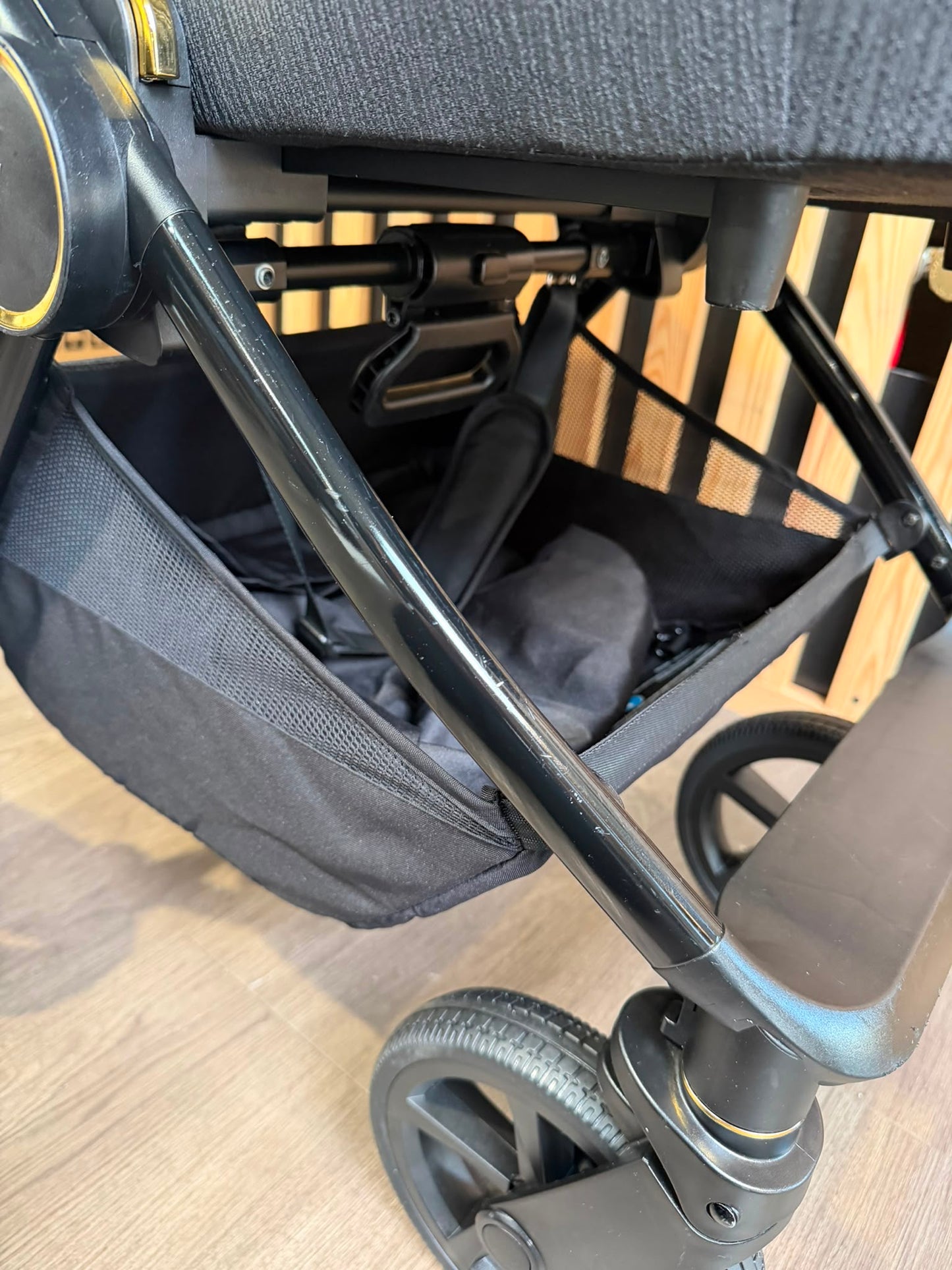 PRE LOVED Venicci Tinum Upline 2-in-1 Travel System - All Black