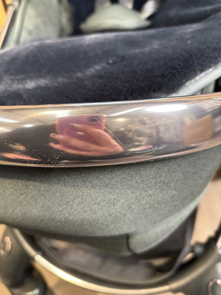 PRE LOVED egg3 Travel System - Black Olive