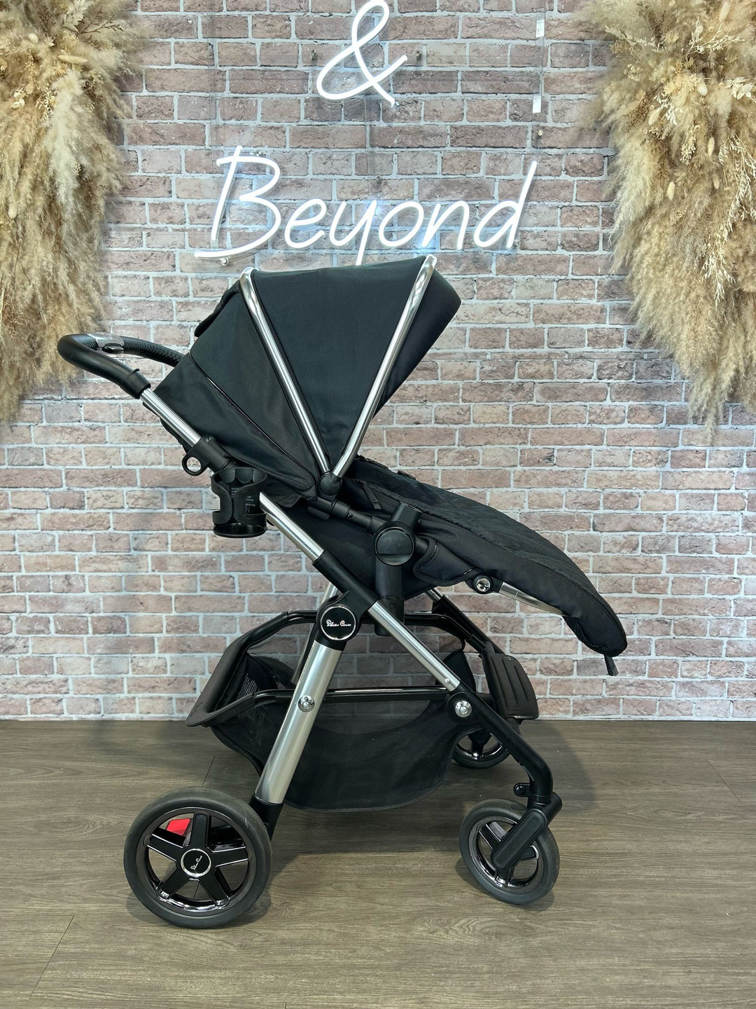 PRE LOVED Silver Cross Pioneer 21 Dream Bundle Travel System - Pepper