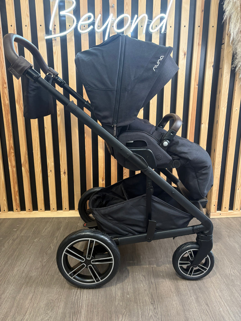 PRE LOVED Nuna Mixx Travel System - Caviar