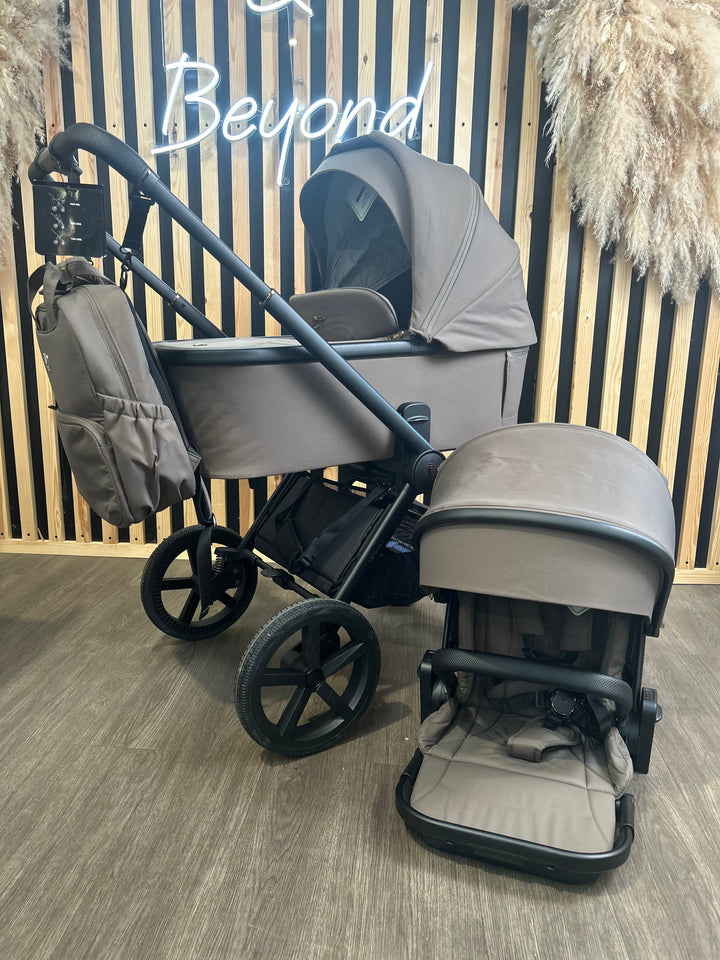 EX DISPLAY Venicci Upline2 3-in-1 Travel System - Brownie