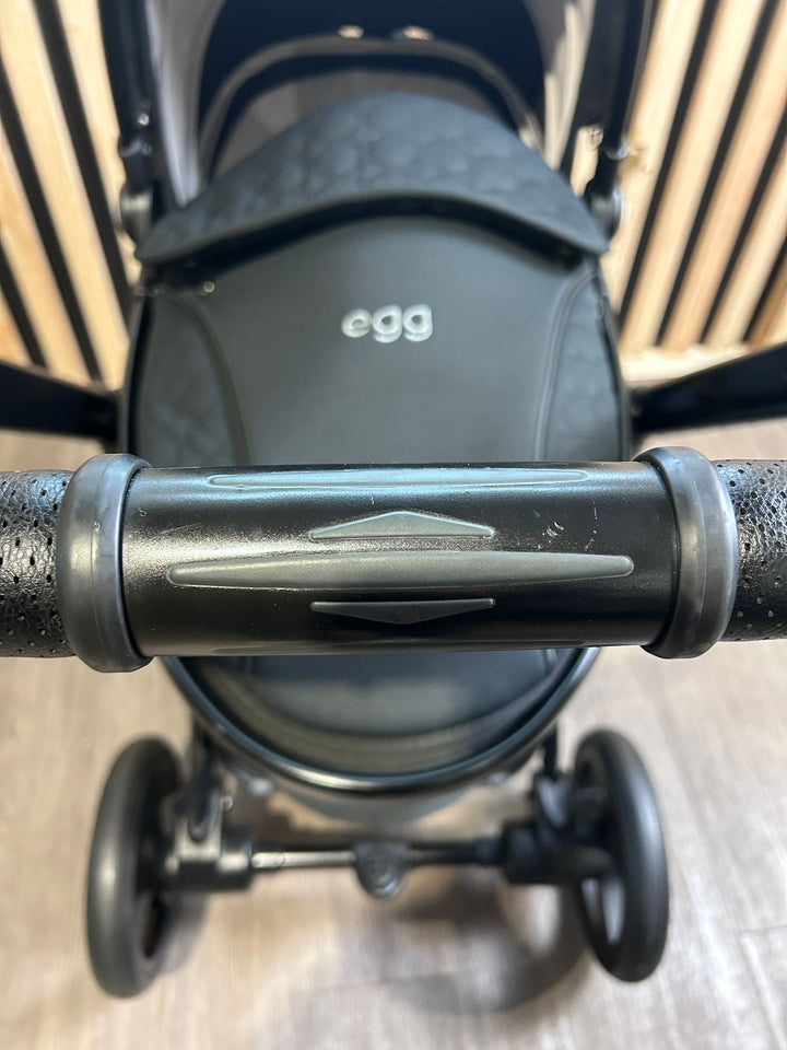 PRE LOVED Egg2 Special Edition Travel System - Just Black