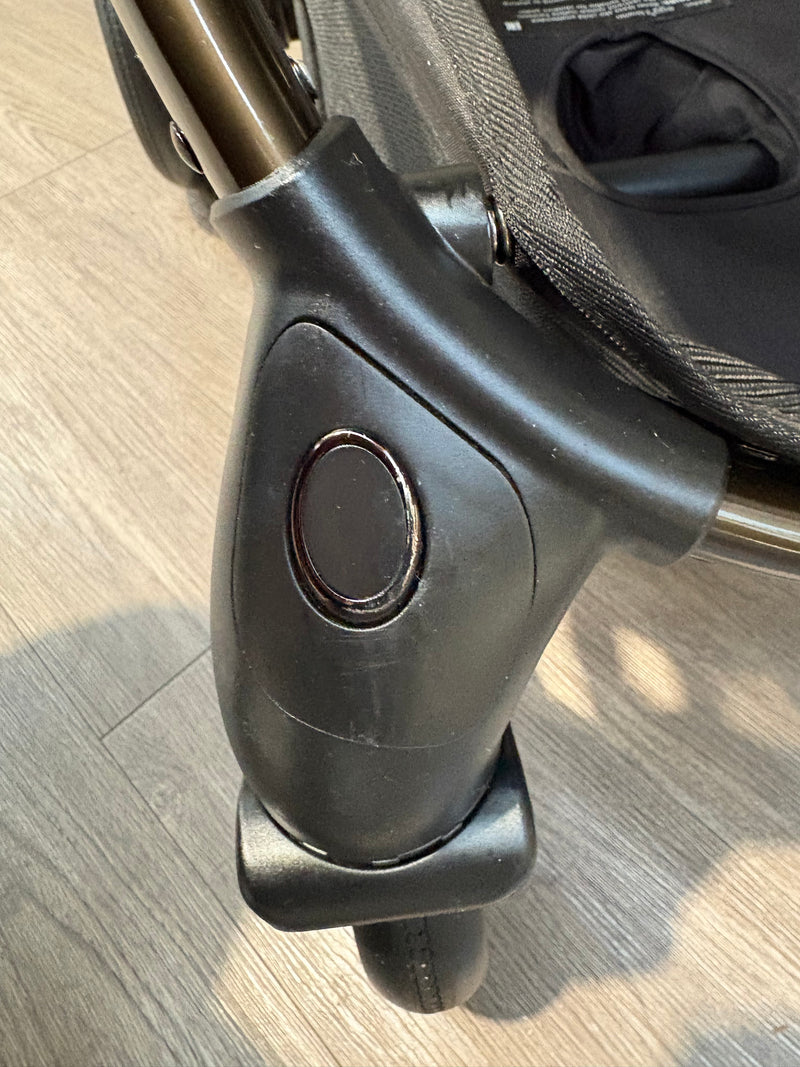 PRE LOVED egg3 Travel System - Chocolate Velvet