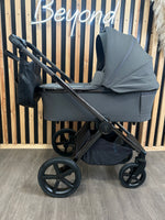 PRE LOVED Venicci Tinum Upline 2-in-1 Travel System - Lava SE