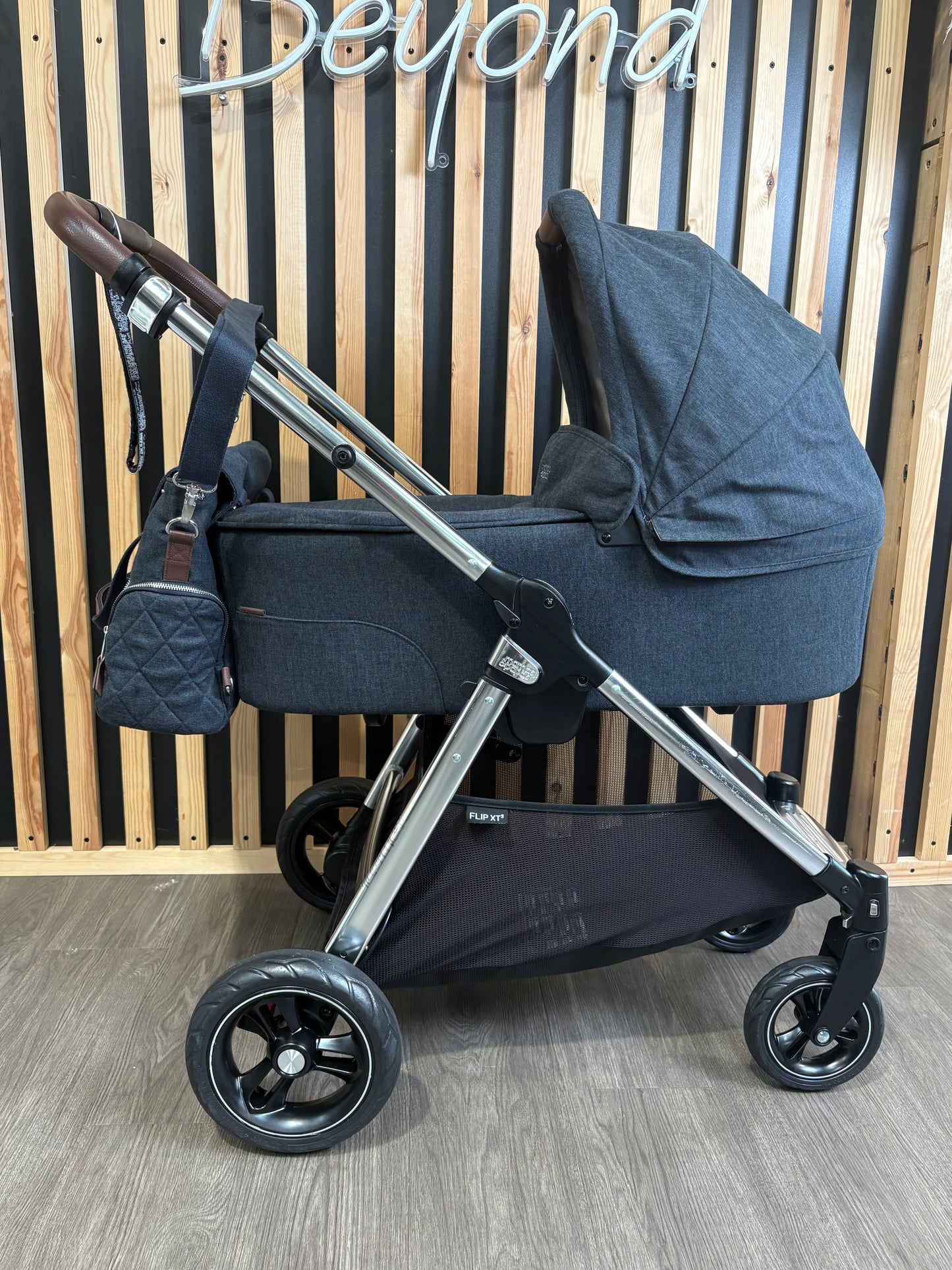 PRE LOVED Mamas & Papas Flip XT3 Pram & Pushchair - Slated Navy