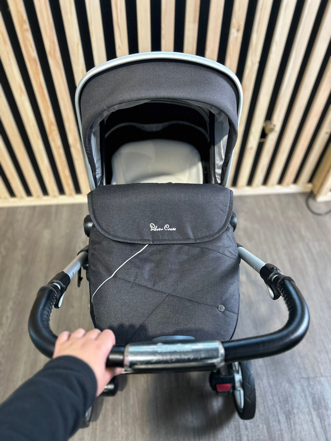 PRE LOVED Silver Cross Pioneer Pram & Pushchair - Onyx