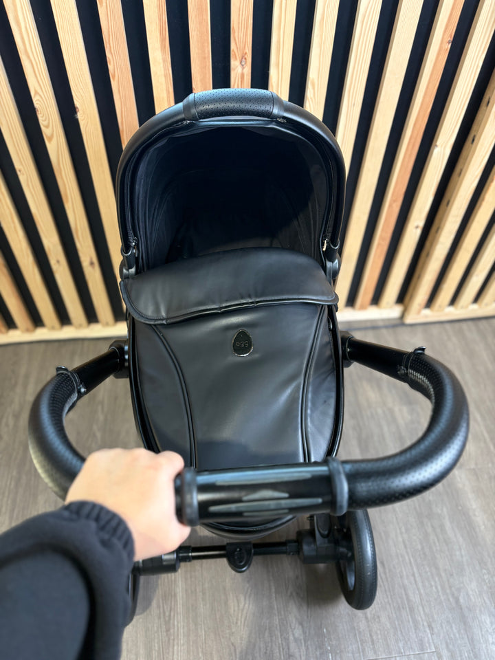 PRE LOVED egg2 Travel System - Stealth