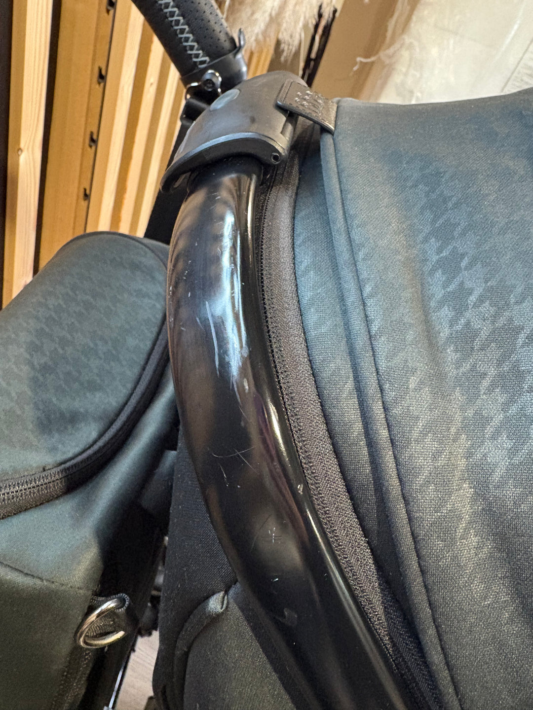 PRE LOVED egg3 Travel System - Houndstooth Black