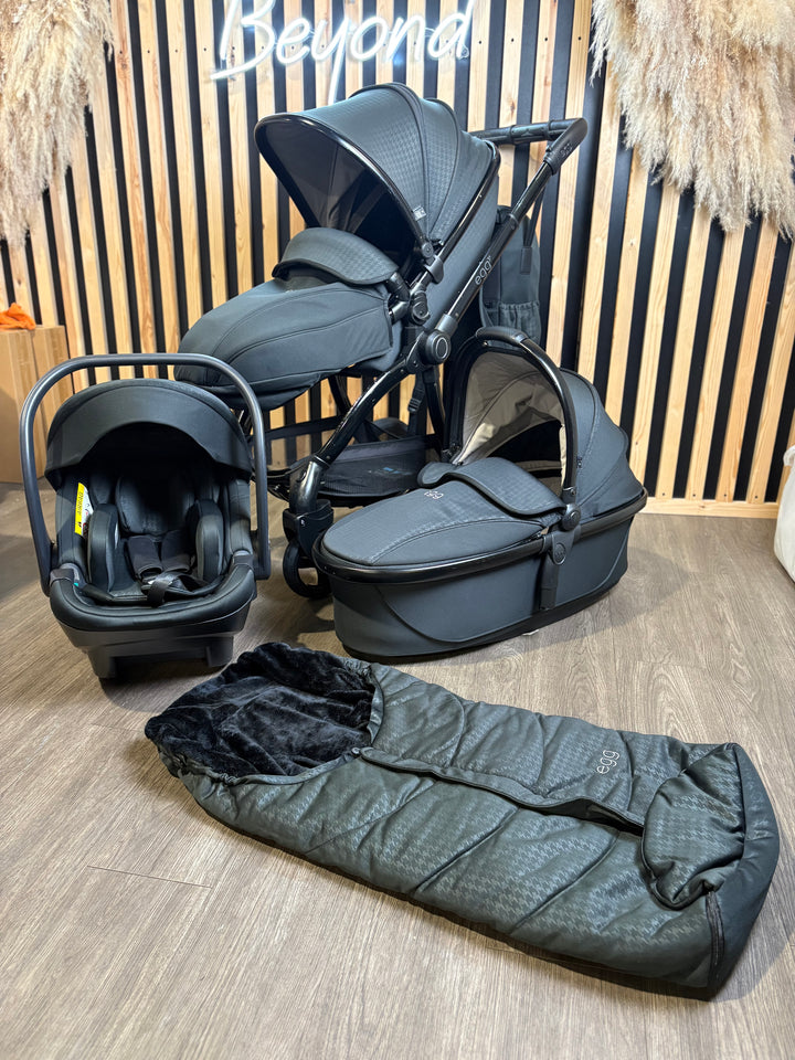 PRE LOVED egg3 Travel System - Houndstooth Black