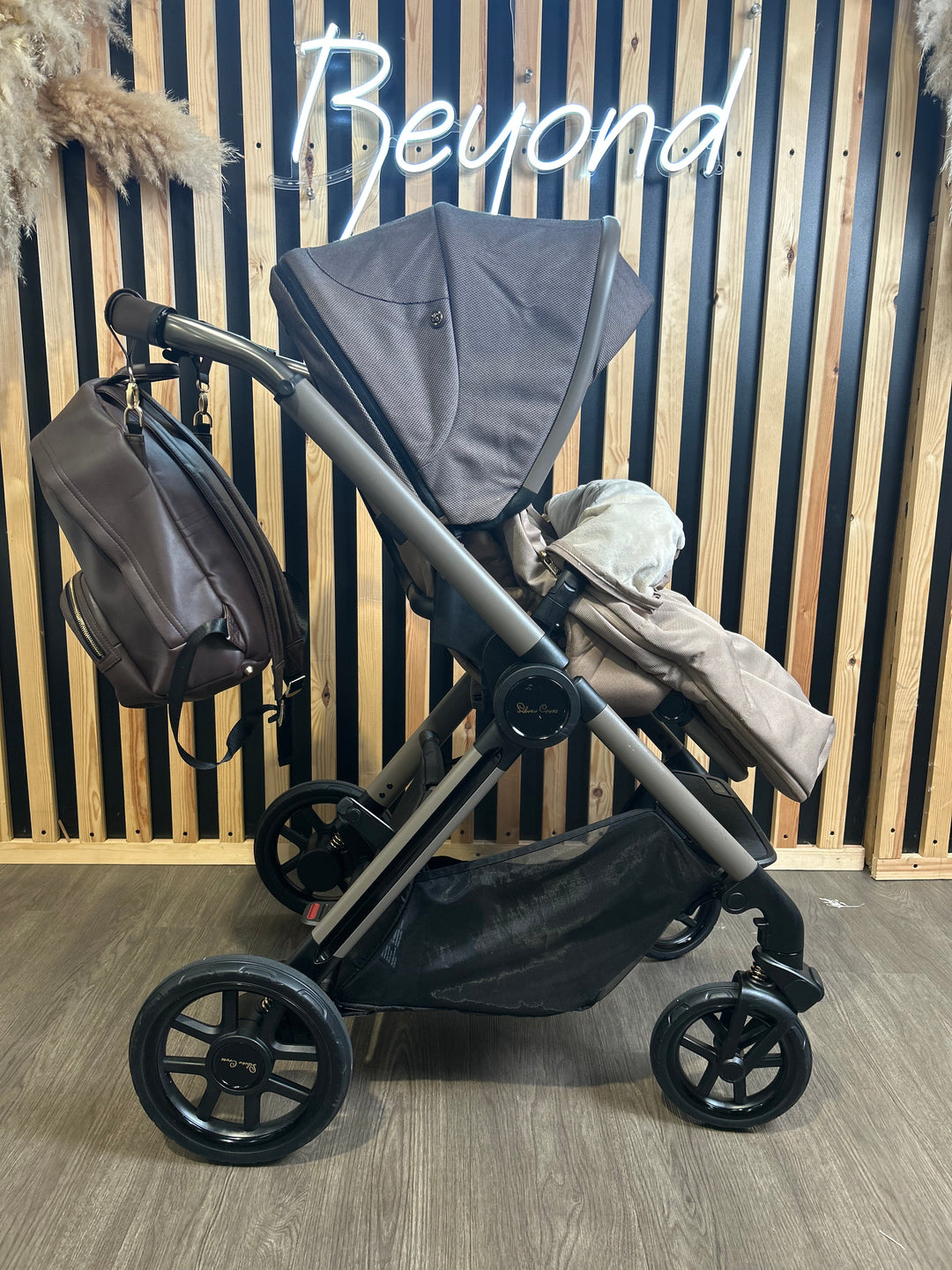 PRE LOVED Silver Cross Reef Pushchair, Dream Car Seat + Accessories - Earth