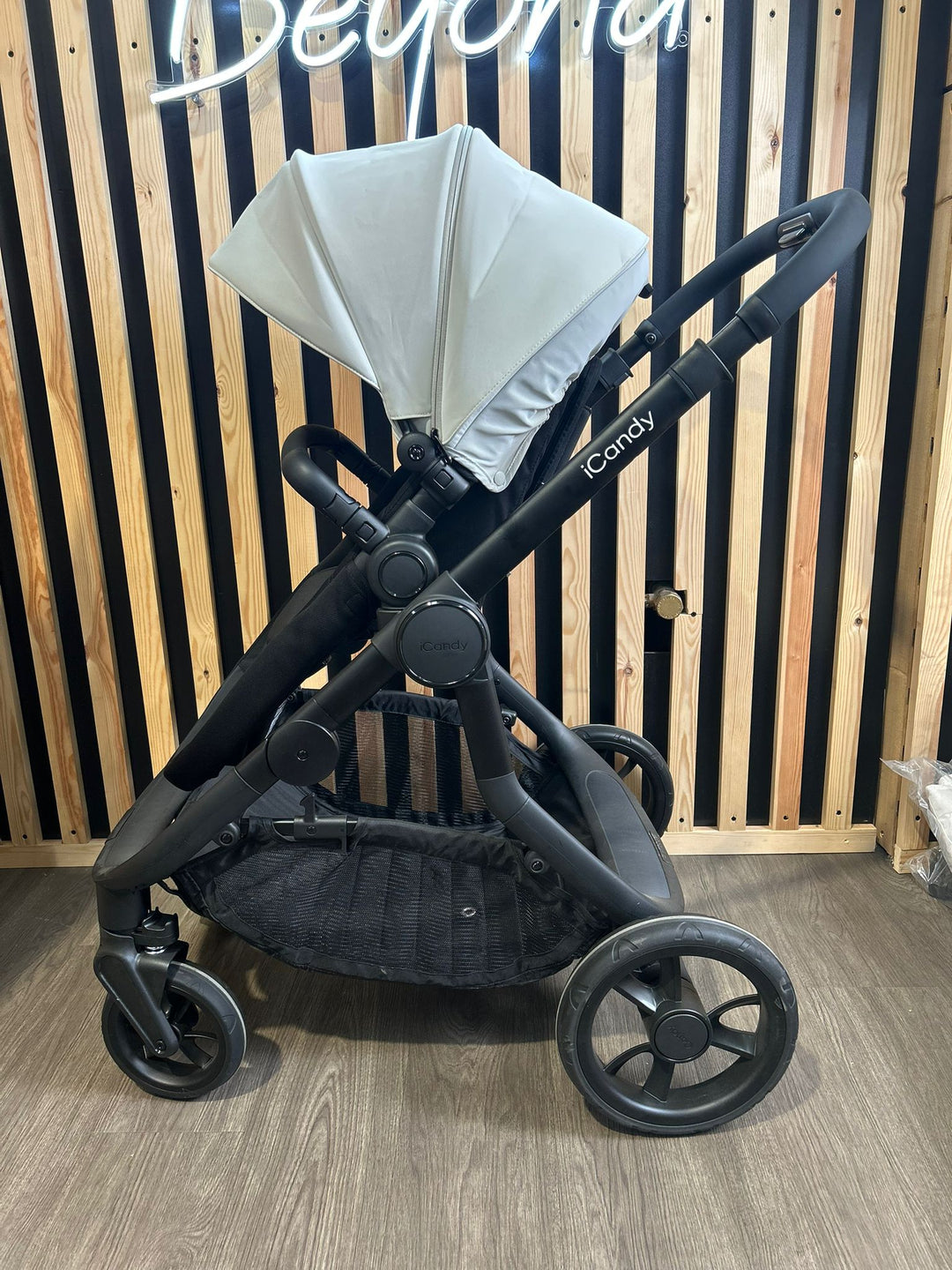 EX DISPLAY iCandy Orange4 - Glacier