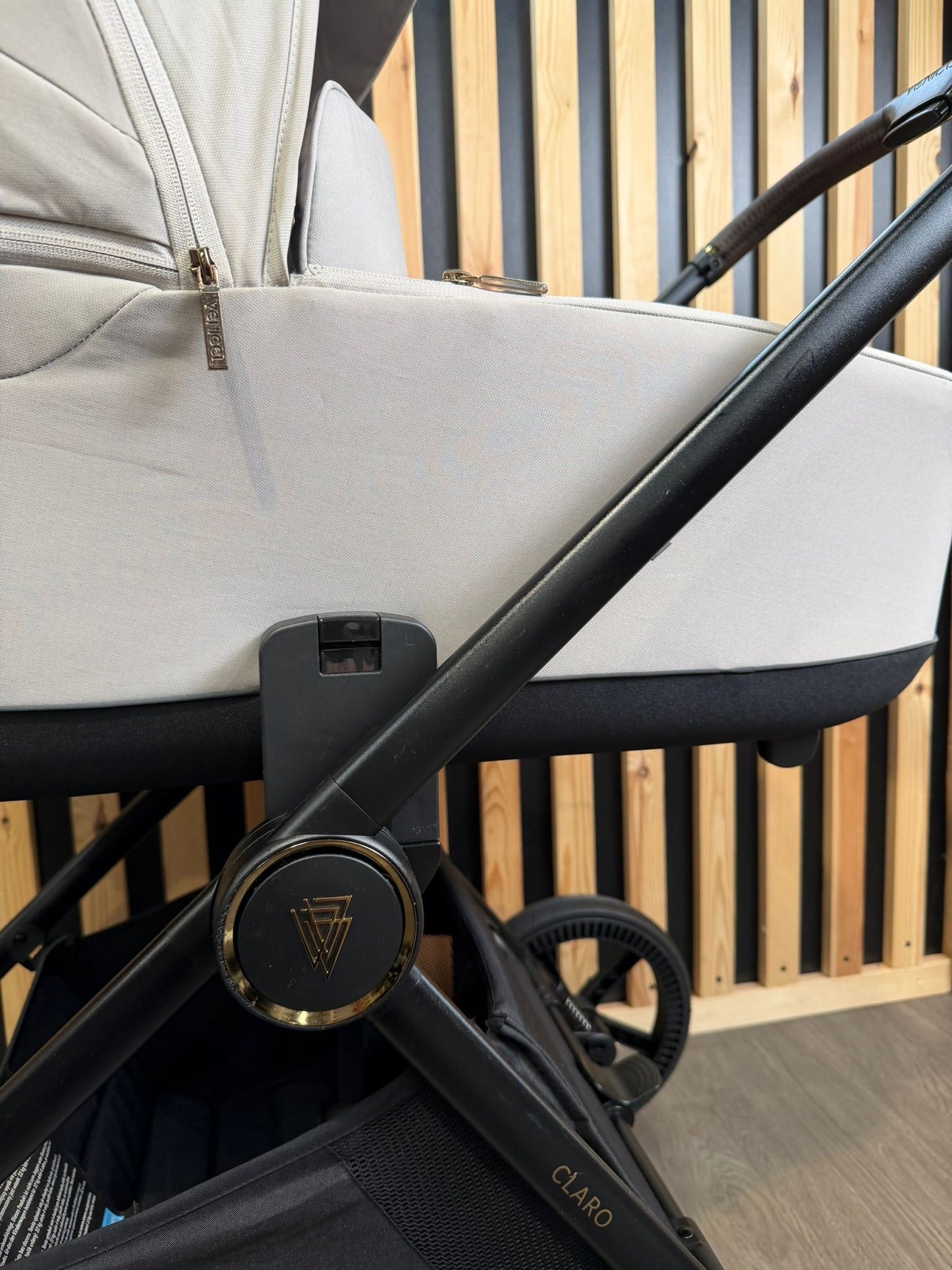 PRE LOVED Venicci Claro 2-in-1 Travel System - Vanilla