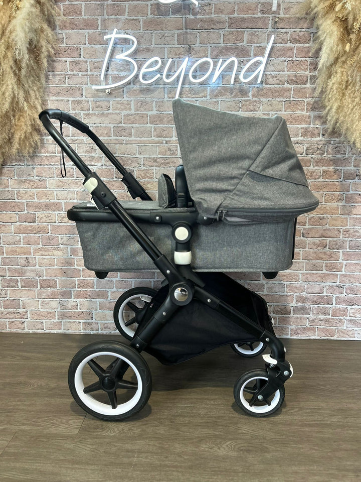 PRE LOVED Bugaboo Lynx - Grey Melange On Black Chassis