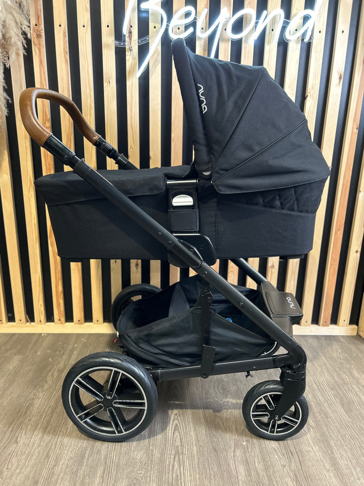 PRE LOVED Nuna Mixx Travel System - Caviar/Granite