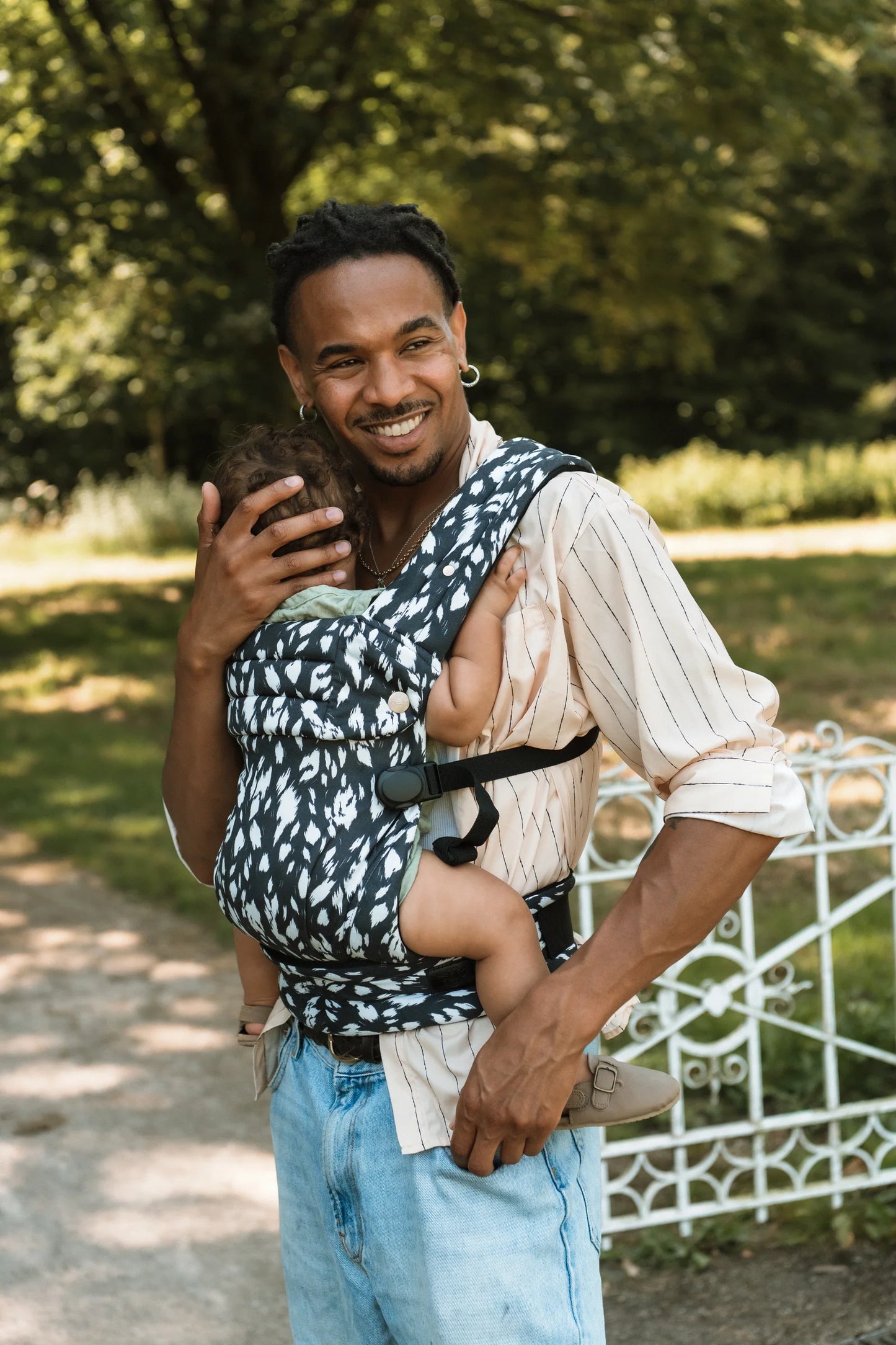 Bizzi Growin Nomad Air Monochrome Print Baby Carrier – Orca