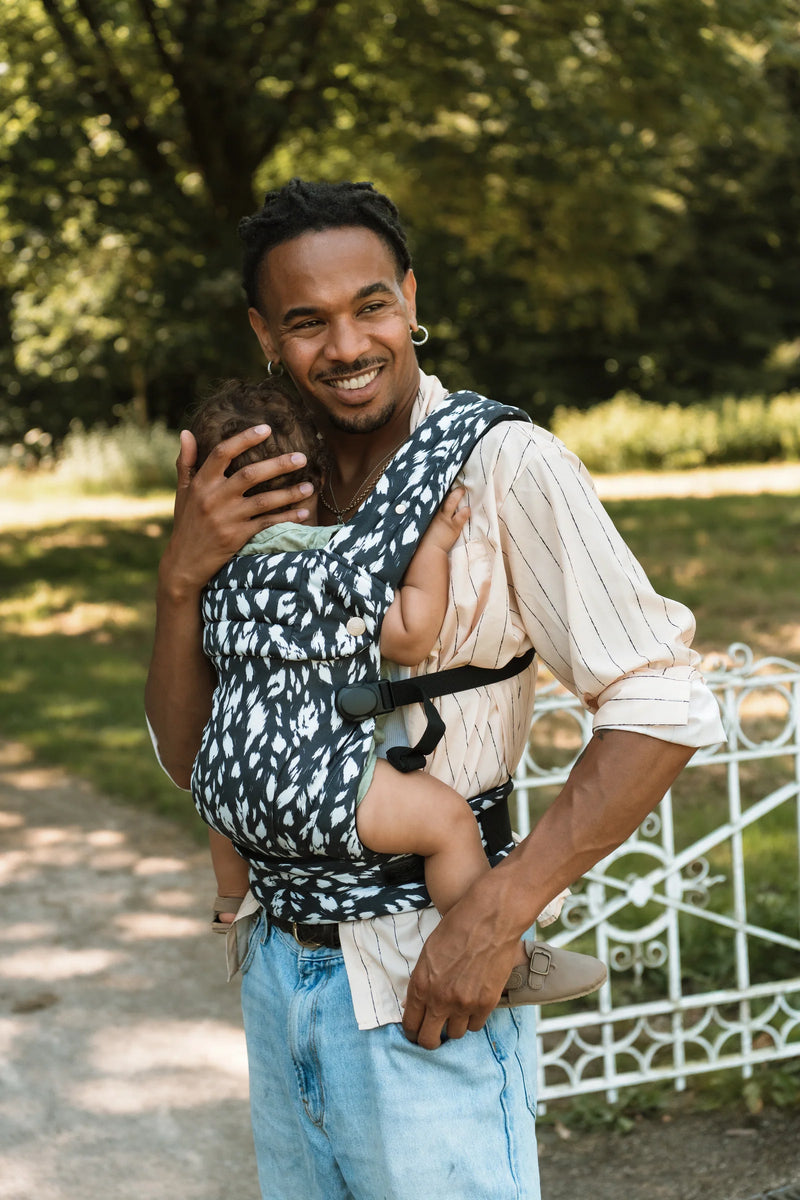 Bizzi Growin Nomad Air Monochrome Print Baby Carrier – Orca