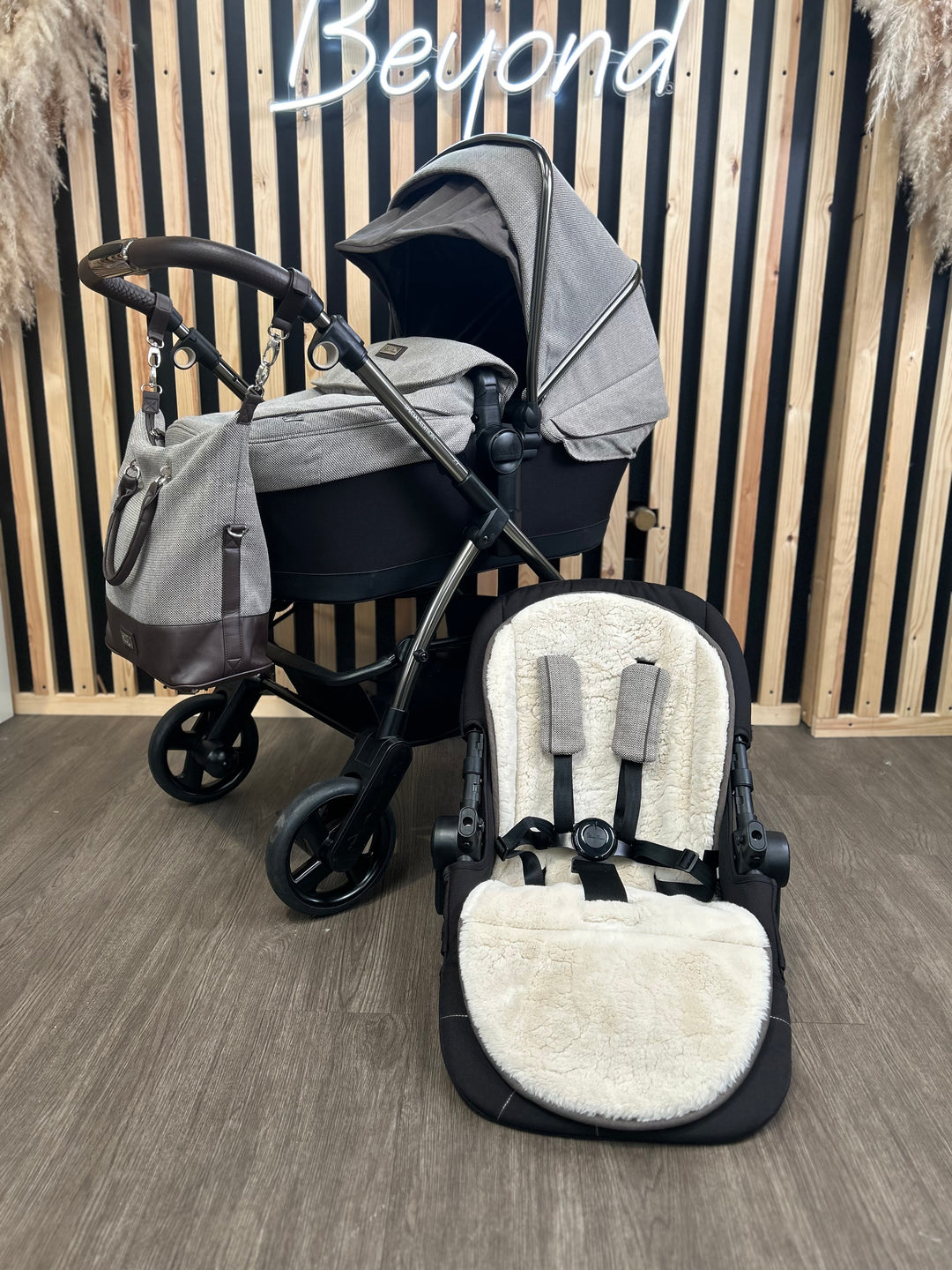 PRE LOVED Silver Cross Wayfarer Special Edition Pram Pushchair