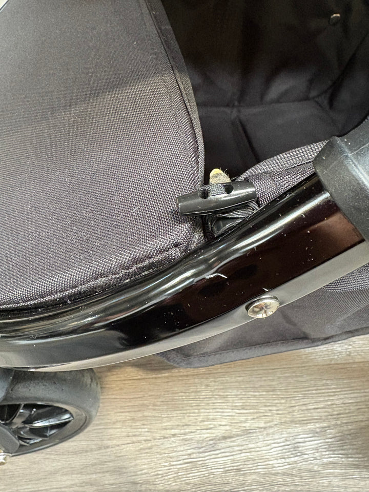 PRE LOVED Ickle Bubba Stomp Travel System - Black/Black