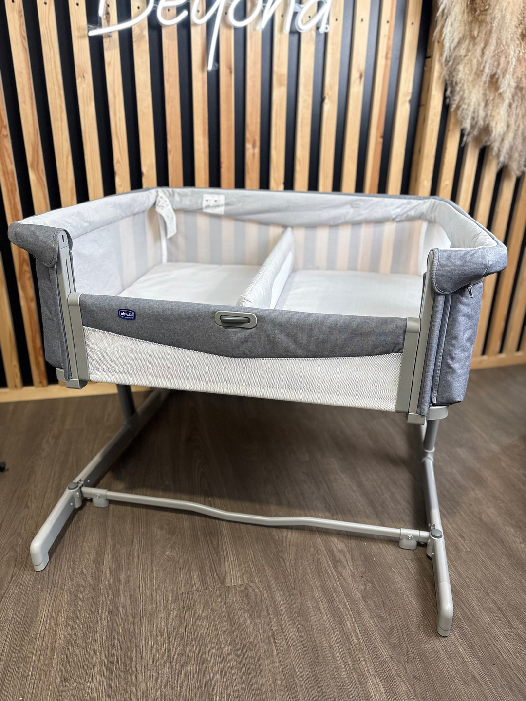 EX DISPLAY Chicco Next2Me Twins Bedside Crib - Magnet Grey