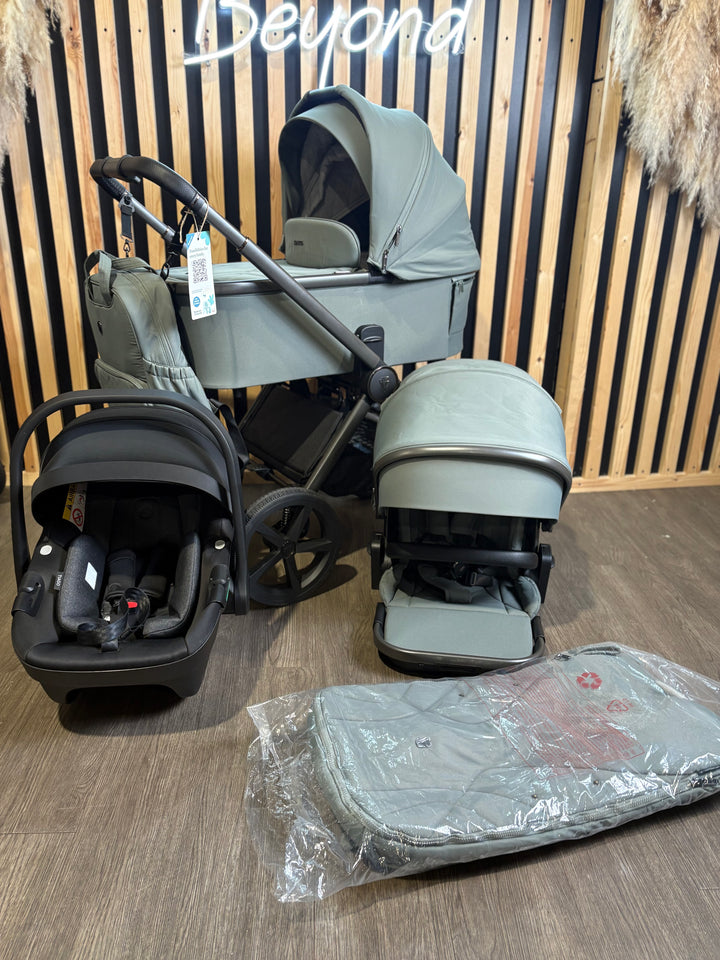 EX DISPLAY Venicci Upline2 3-in-1 Travel System - Aloe