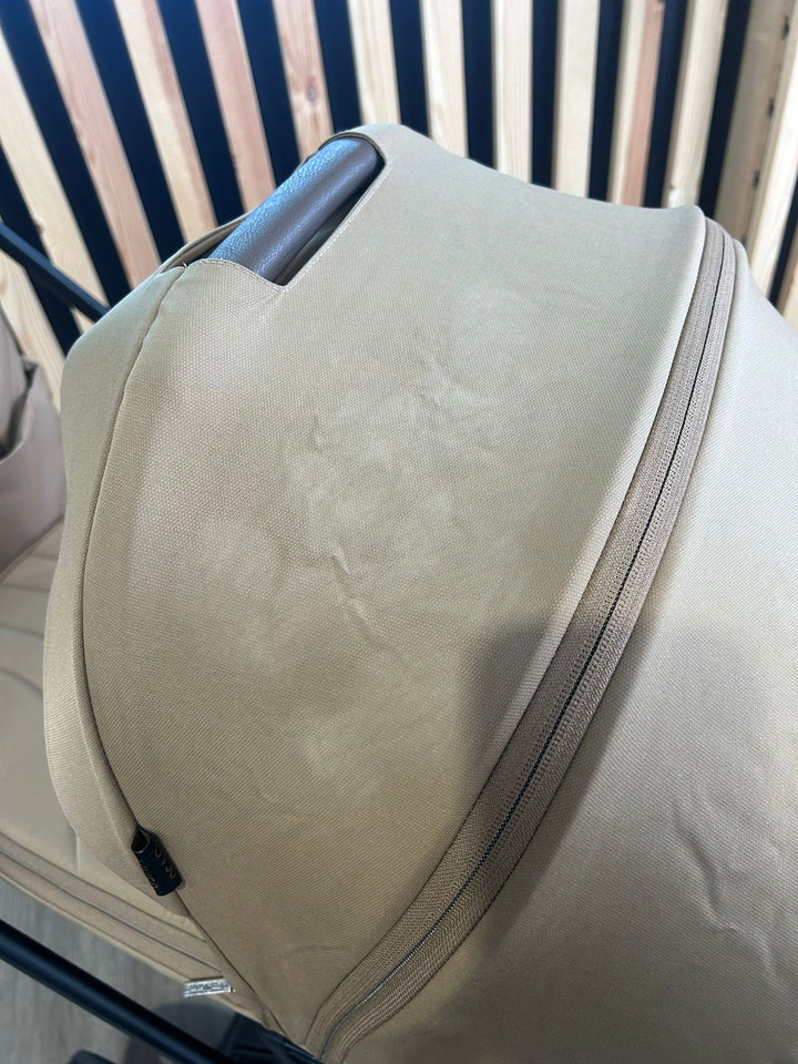 EX DISPLAY Venicci Claro 2-in-1 Travel System Bundle With Pushchair And Carrycot - Caramel