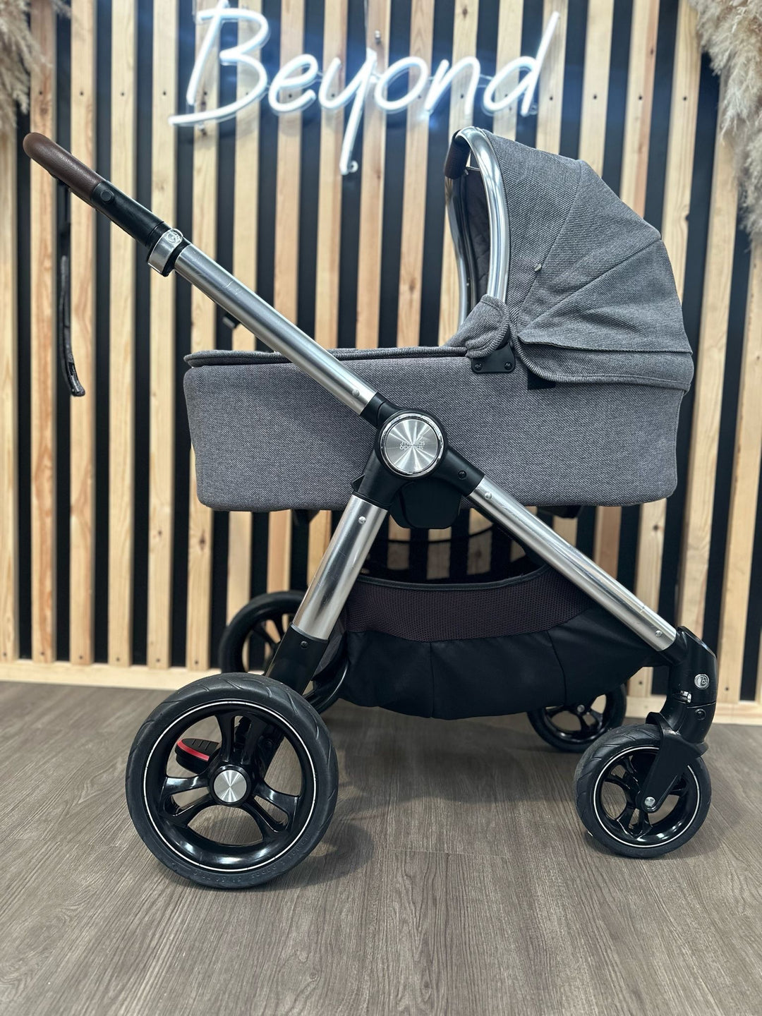 PRE LOVED Mamas & Papas Pram & Pushchair - Grey Twill