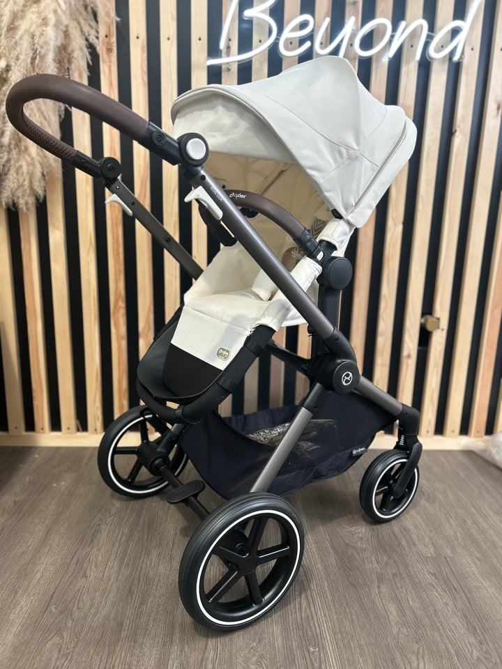 PRE LOVED Cybex Eos Lux Travel System - Seashell Beige