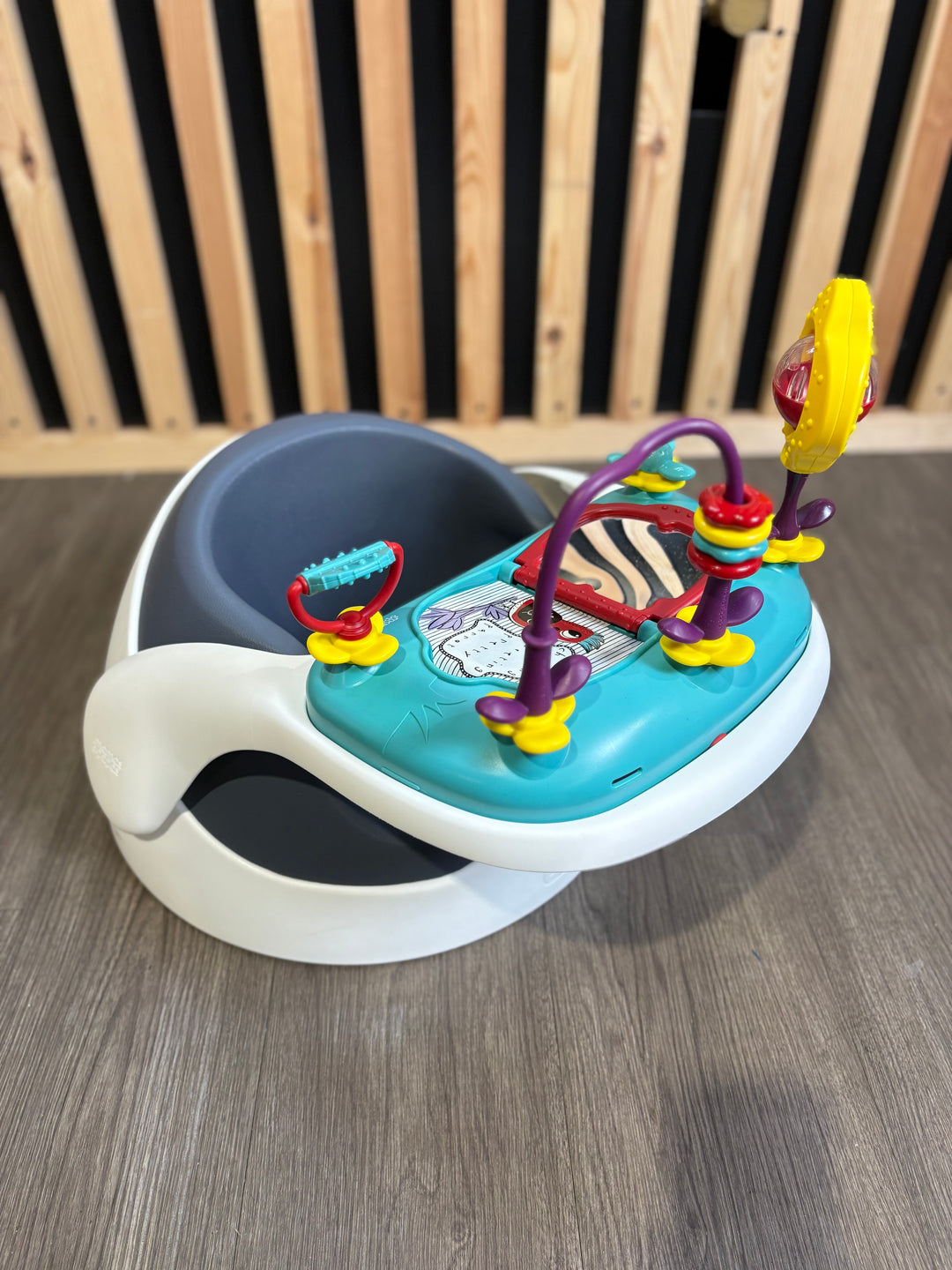 PRE LOVED Mamas & Papas Baby Snug & Toy Tray - Grey