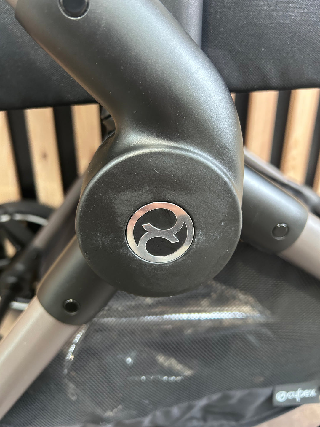 PRE LOVED Cybex Eos Lux Travel System - Seashell Beige