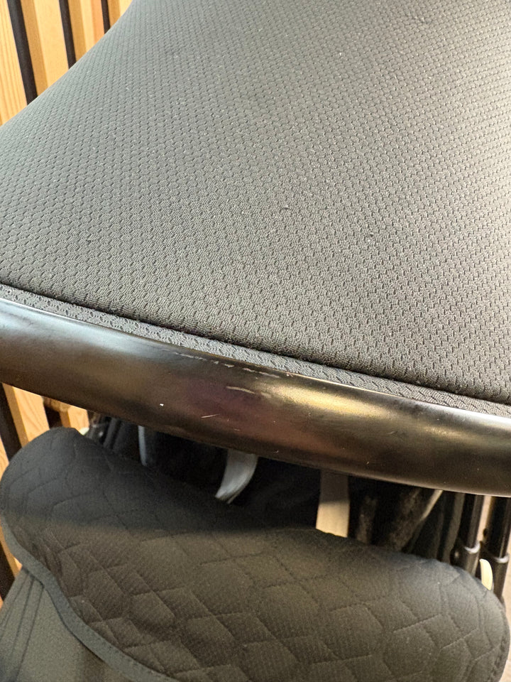 PRE LOVED egg2 Travel System - Just Black