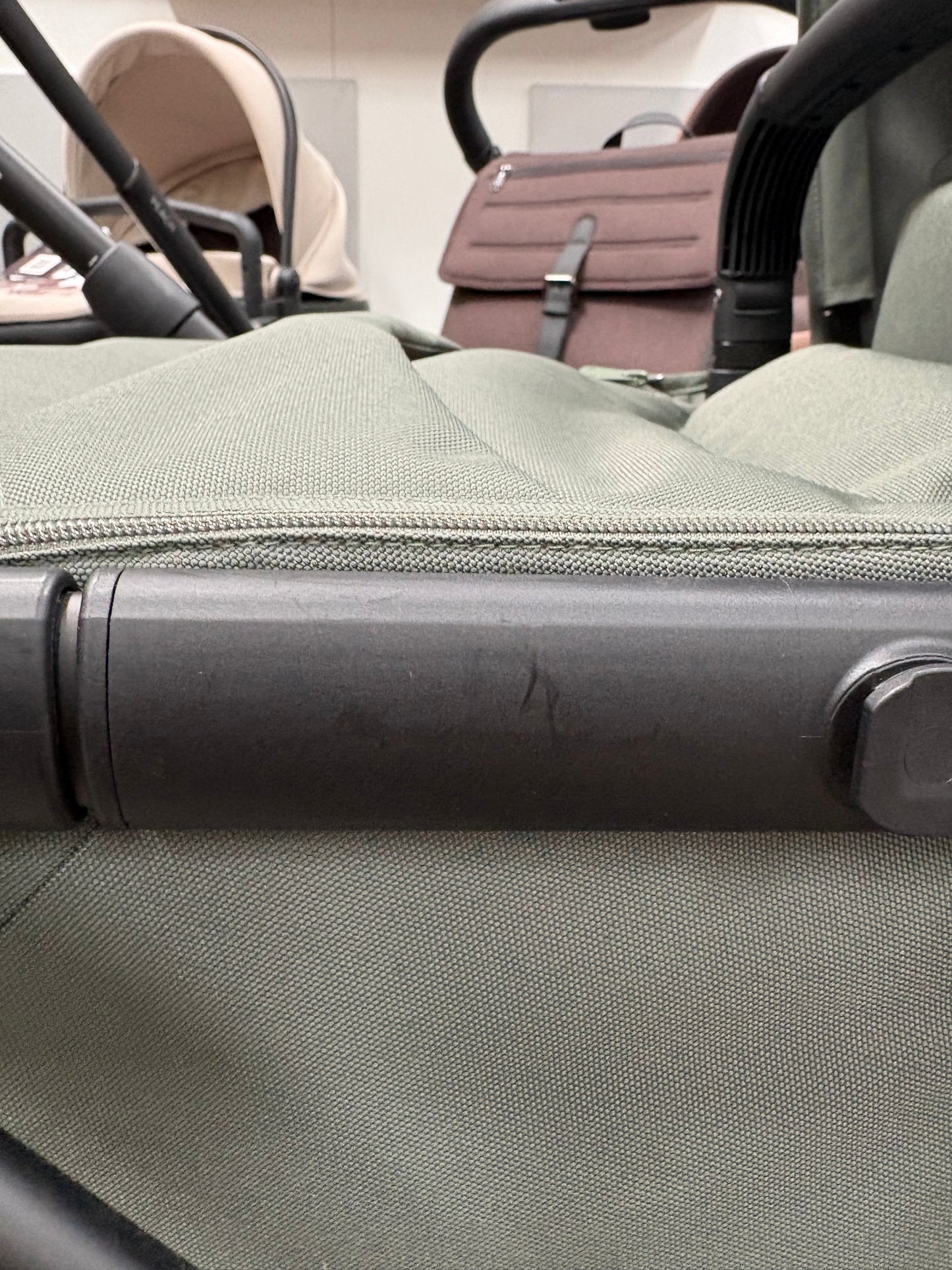 EX DISPLAY Bugaboo Fox 5 Renew Complete Pushchair - Forest Green