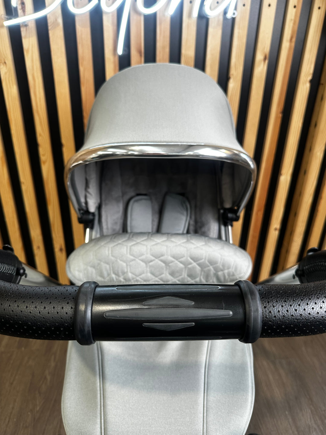 PRE - LOVED egg2 Monument Grey Travel system